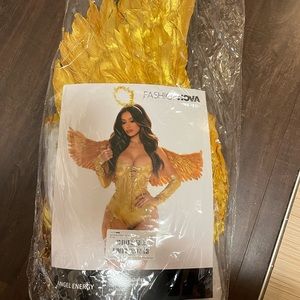 ANGEL Halloween costume. BRAND NEW. gold color size: S/M